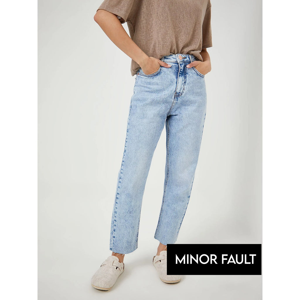 Minor Fault Light Blue Cropped Jeans | Montivo Pakistan