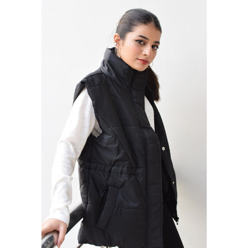 Black Sleeveless Puffer Gilet | Montivo Pakistan
