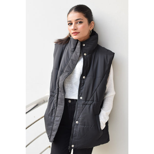 Black Sleeveless Puffer Gilet | Montivo Pakistan