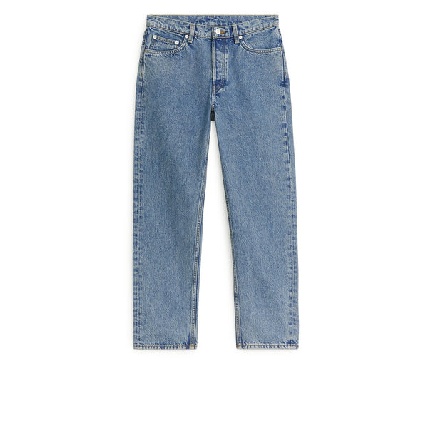 AR Curved Cropped Jeans | Montivo Pakistan